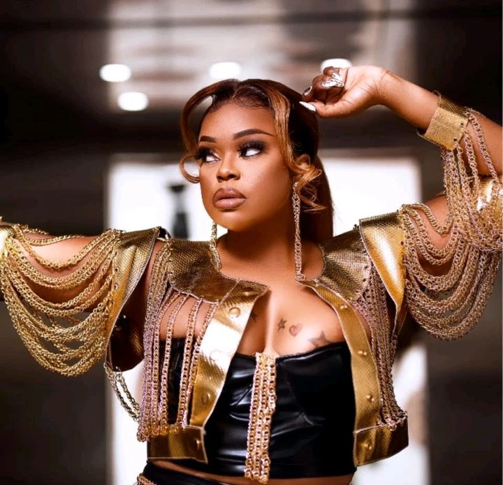 Royal Bars (Ku Bar Cover) by Mampi Queen Diva