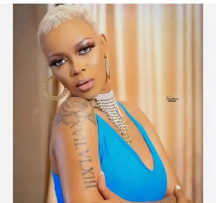 I Am In Love But Want To Keep It Private - Nina Roz